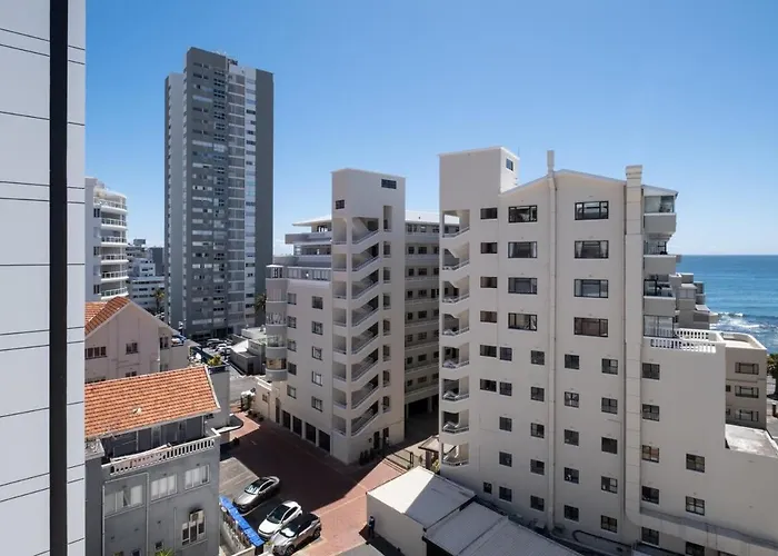 Flamingo 801 - Top Floor Sea Point Apartment With Daily Housekeeping