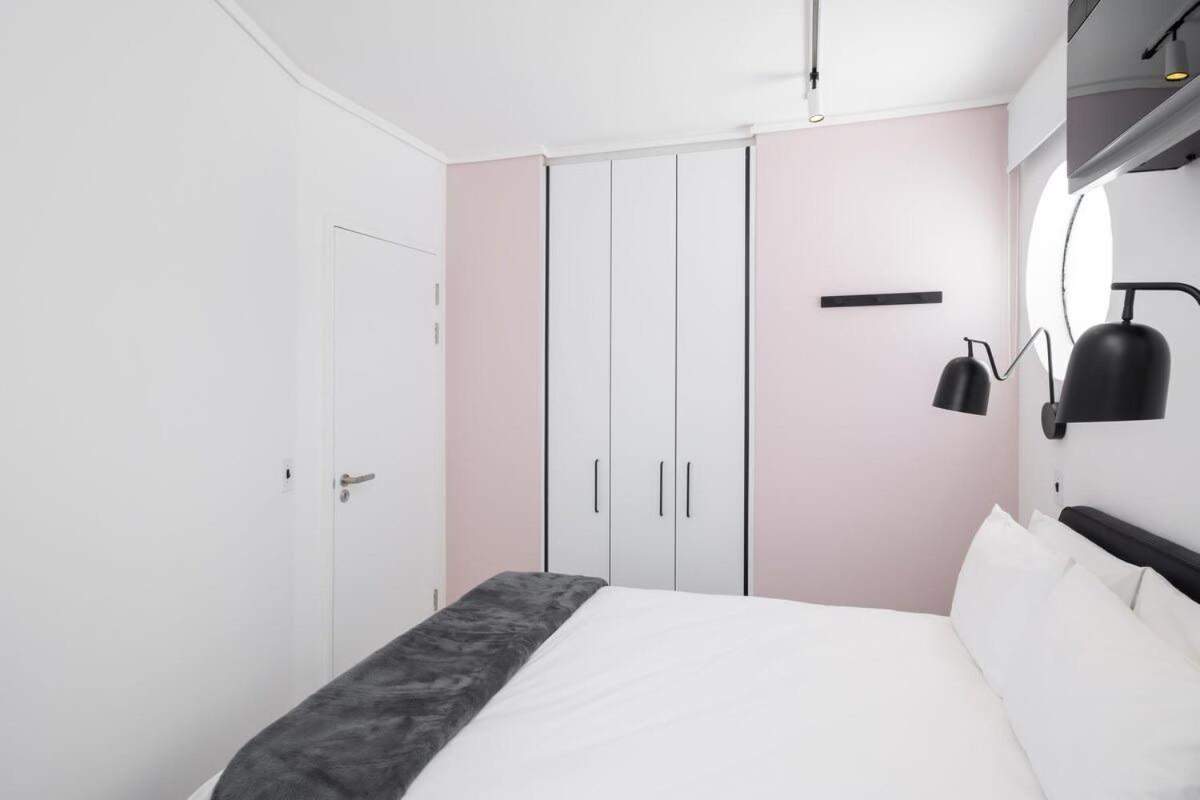 Flamingo 801 - Top Floor Sea Point Apartment With Daily Housekeeping
