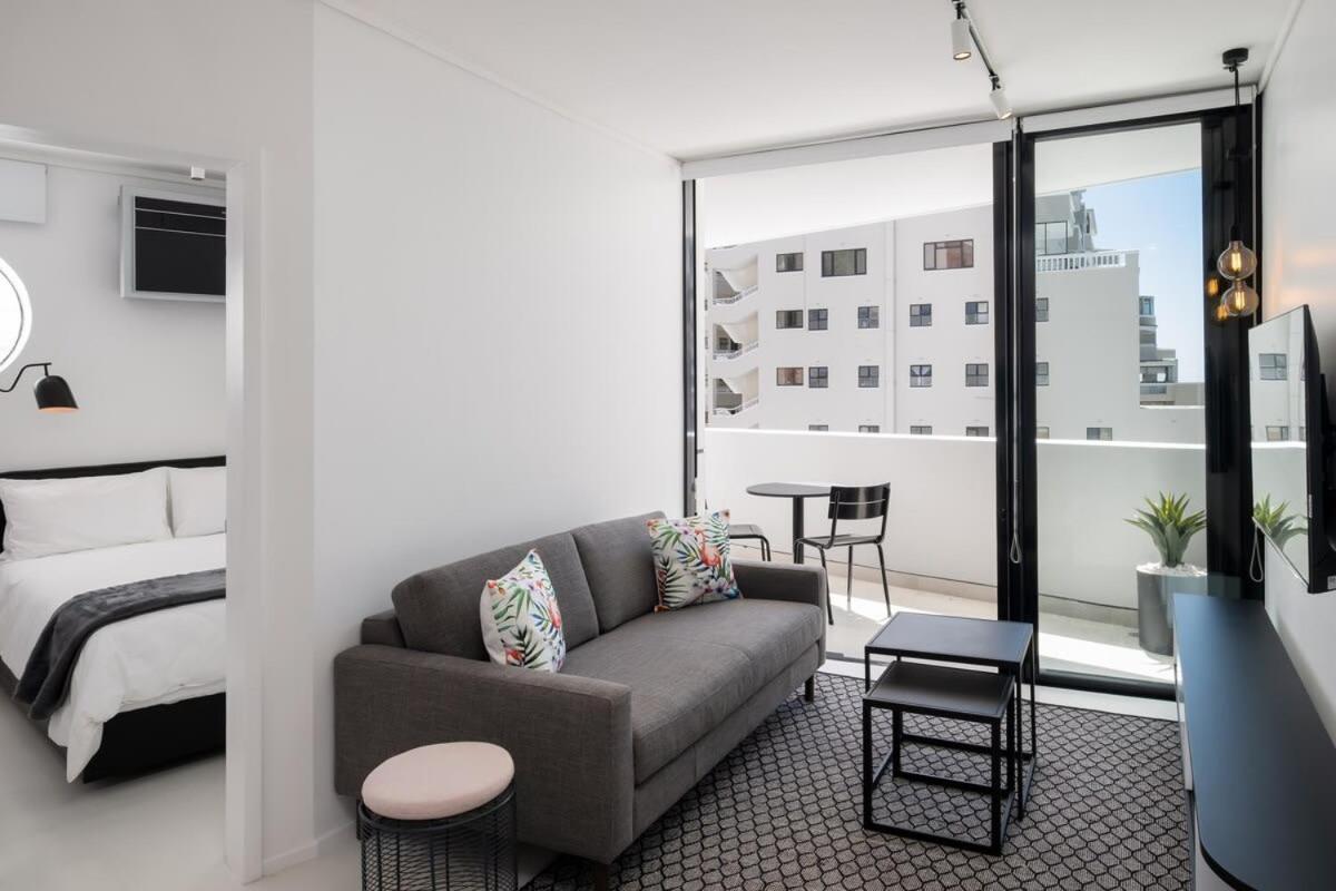 Flamingo 801 - Top Floor Sea Point Apartment With Daily Housekeeping Appartement Kaapstad