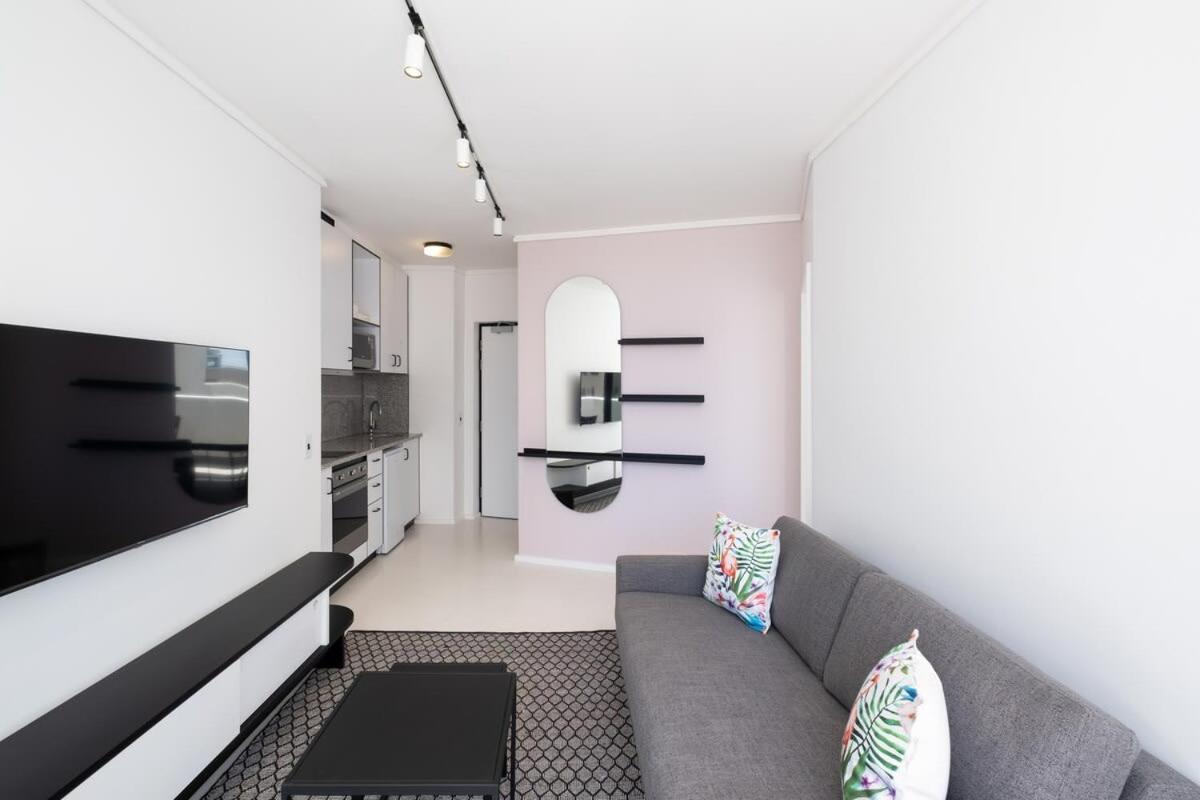 Flamingo 801 - Top Floor Sea Point Apartment With Daily Housekeeping Kaapstad
