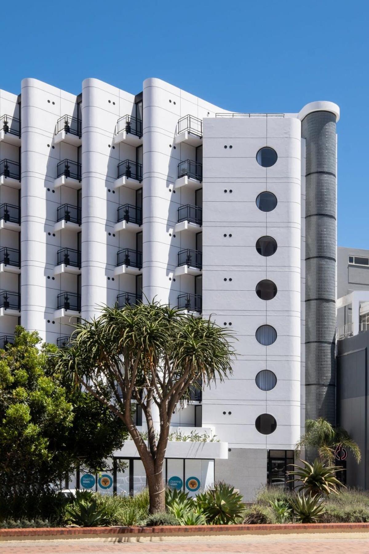 Flamingo 801 - Top Floor Sea Point Apartment With Daily Housekeeping * Kaapstad