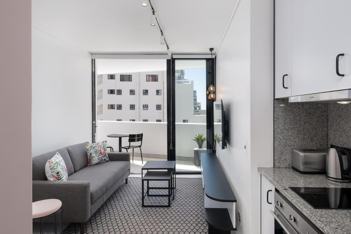 Appartement Flamingo 801 - Top Floor Sea Point Apartment With Daily Housekeeping Kaapstad