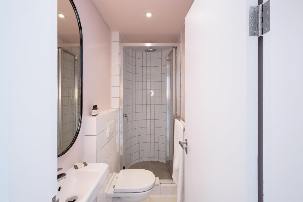 Flamingo 801 - Top Floor Sea Point Apartment With Daily Housekeeping *