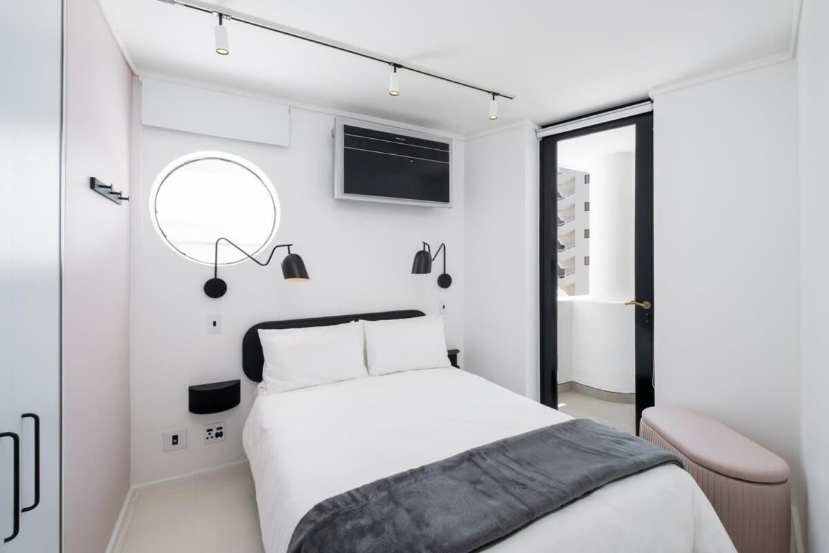 Appartement Flamingo 801 - Top Floor Sea Point Apartment With Daily Housekeeping Kaapstad
